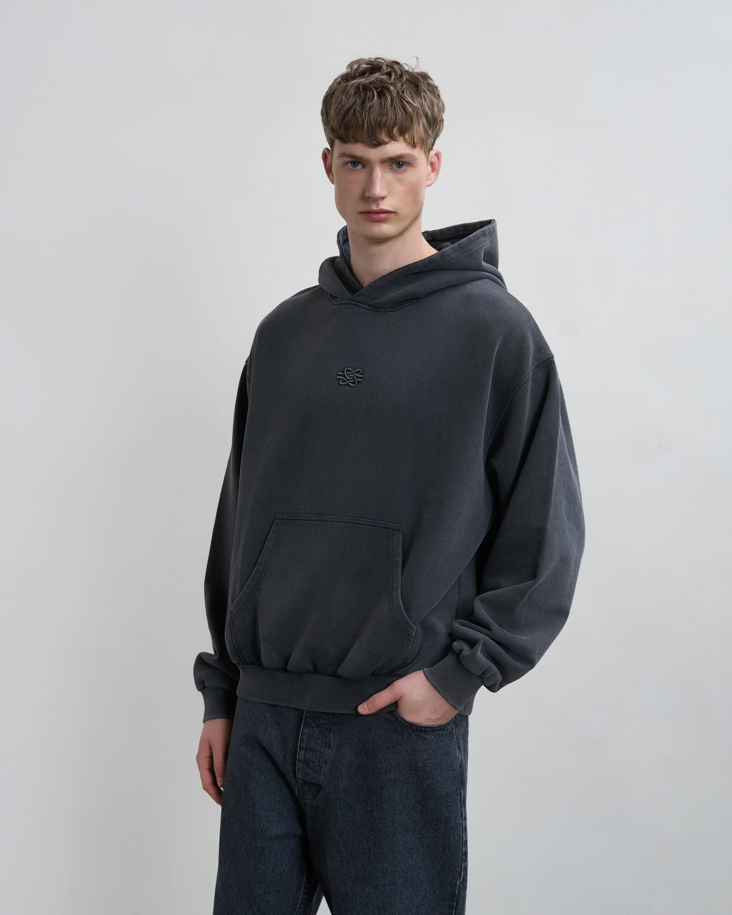 Hoodie Boxy Embroidered Vintage Black - Image 3