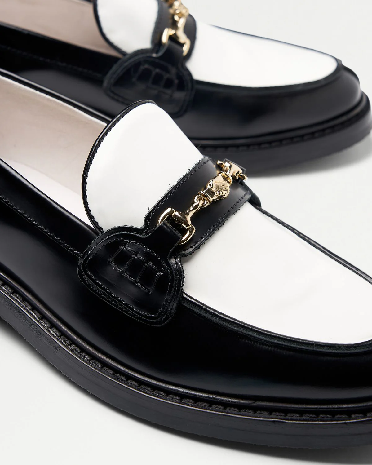 Loafer Polido White / Black - Image 4