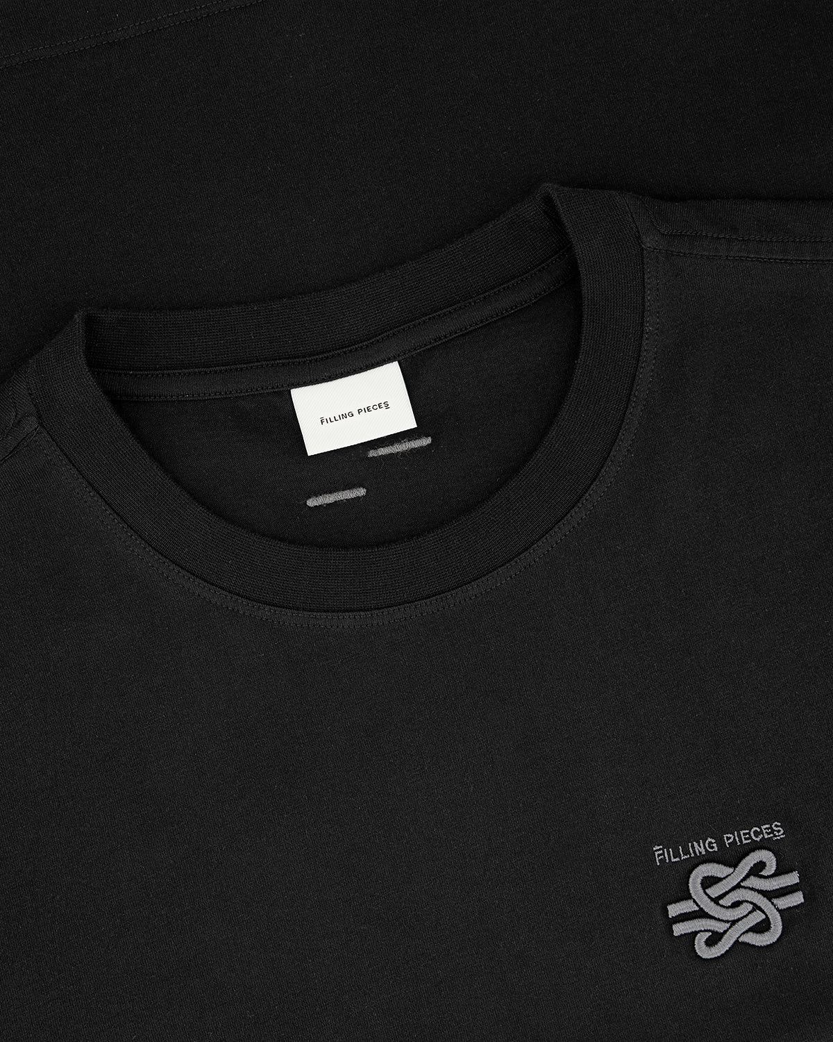 T-shirt Embroidered Knot Black - Image 5