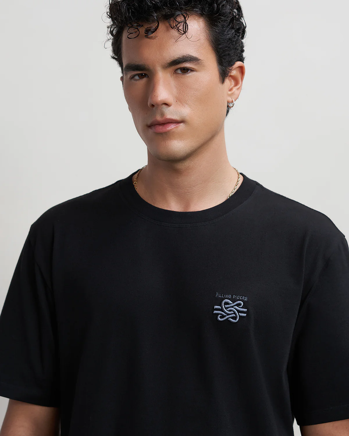 T-shirt Embroidered Knot Black - Image 6