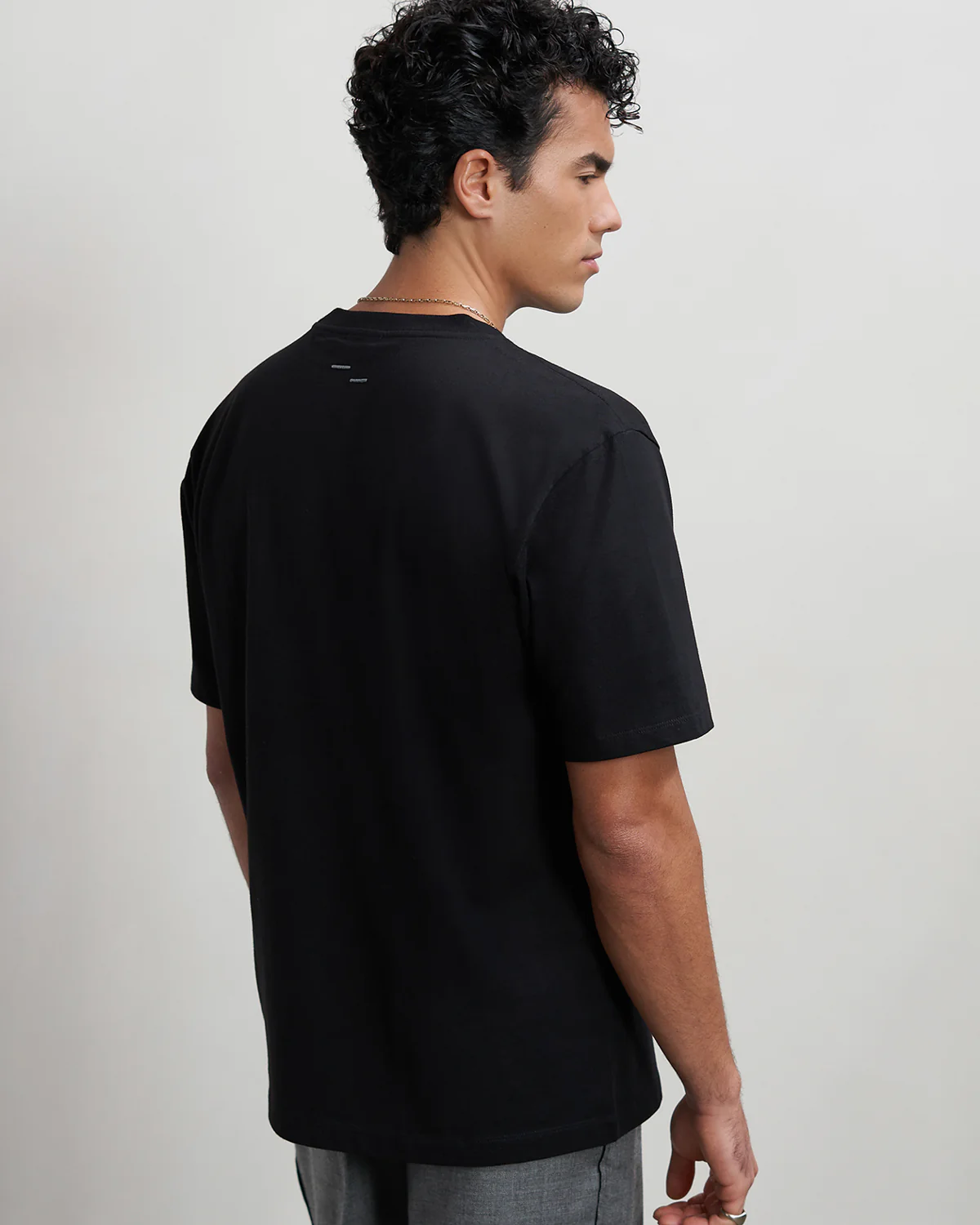 T-shirt Embroidered Knot Black - Image 8