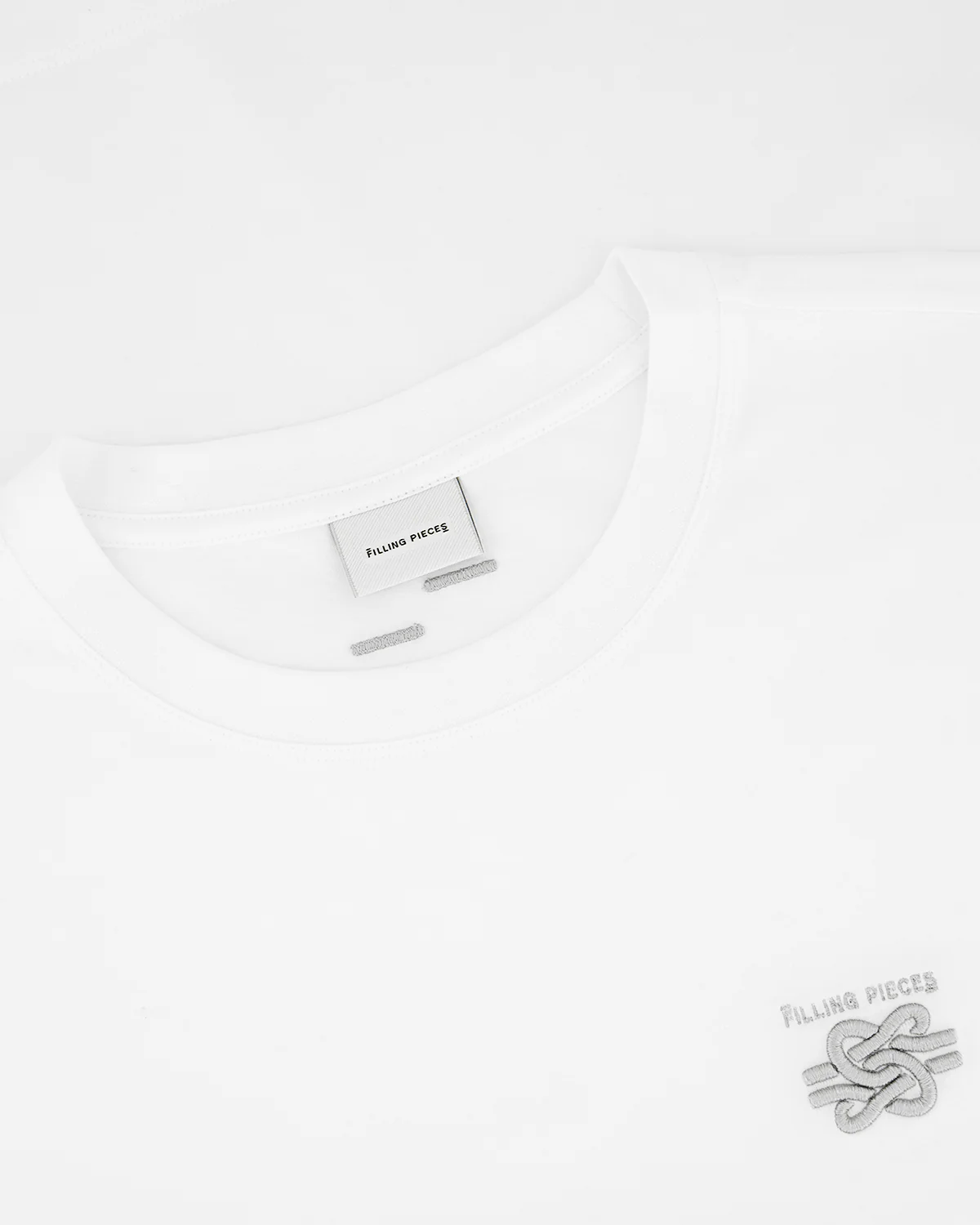 T-shirt Embroidered Knot White - Image 4